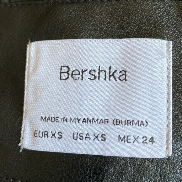 🌹NWT. Bershka Cropped Faux Leather Biker Jacket. Size XS. - Picture 6 of 11
